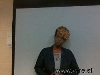 Shacresha Shontel Holmes Mugshot