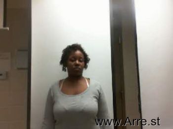 Tiara Shenquell Moten Mugshot