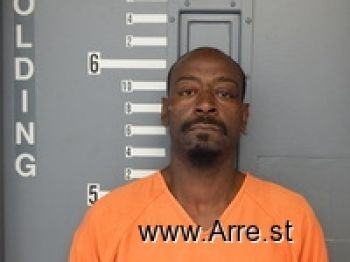 Travious Ladon Hood Mugshot