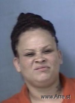 Della Shantell Lewis Mugshot