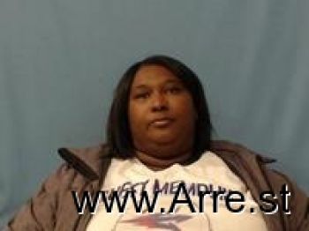 Elizabeth Lashay Holmes Mugshot