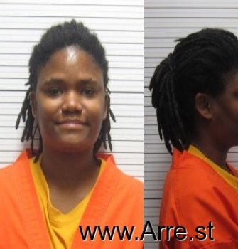 Porchia L Hill Mugshot