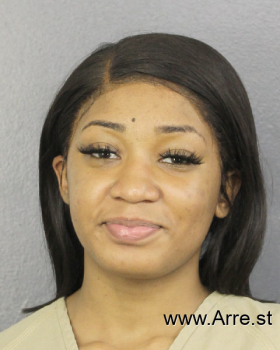 Alexis Sierra Warren Mugshot