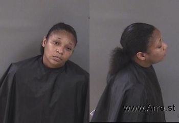 Andrea Quatia Holmes Mugshot