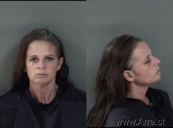 Danielle Marie Houle Mugshot