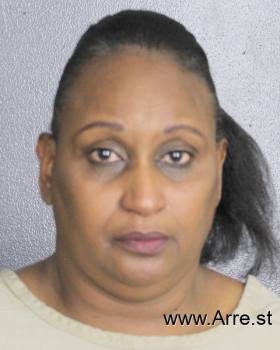 Danielle  Mackey-roberson Mugshot