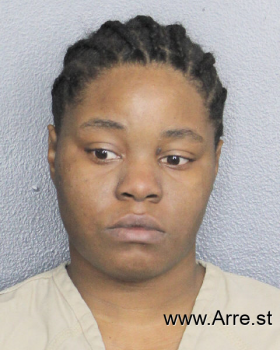 Diamond Kierra Mills Mugshot