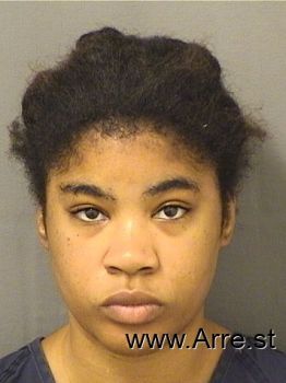 Johnnisha M Heggs Mugshot