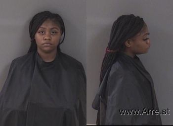 Jasmine Sharai Roberts Mugshot