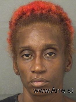 Latoya Cherece Logan Mugshot