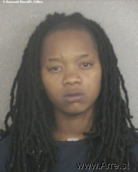 Shaniqua Denera Brown Mugshot