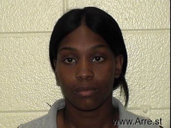 Devonique L Thompson Mugshot