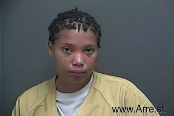 Cyonna Japryce Hizer Mugshot