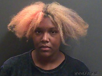 Zellann Xyann Lee Mugshot