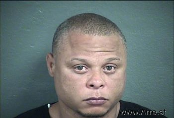 Anthony Laron Sr Roberts Mugshot