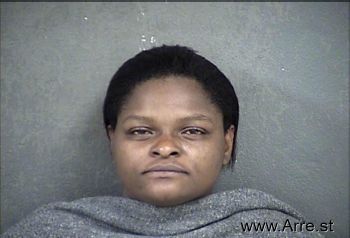 Tanisha L Robinson Mugshot