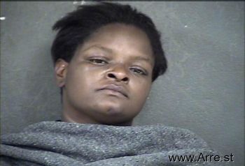 Tanisha L Robinson Mugshot