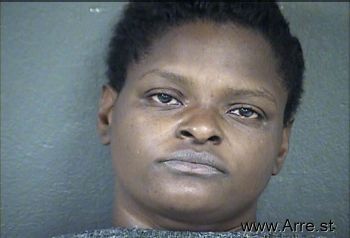 Tanisha L Robinson Mugshot