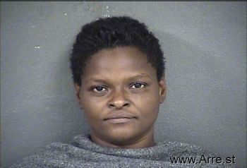 Tanisha L Robinson Mugshot