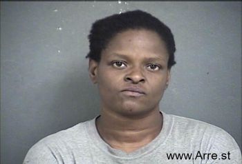 Tanisha L Robinson Mugshot