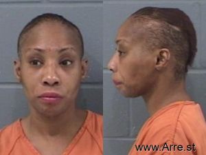 Dania Decoteau Arrest Mugshot