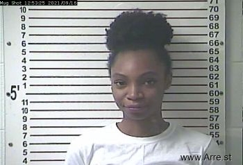 Dashanai Dashay Jones Mugshot