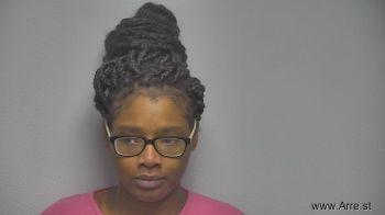 Shawnacee V Powell Mugshot