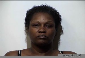 Larayna Manning Arrest Mugshot