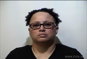 Yamarie Fernandez-perales Arrest Mugshot