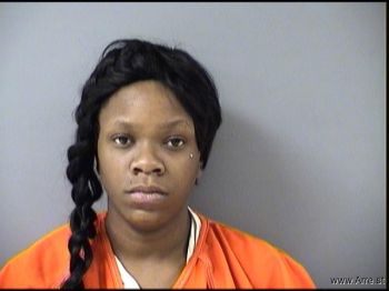 Jasmine Denice Roberts Mugshot