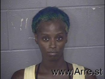 Danasia L Miller Mugshot