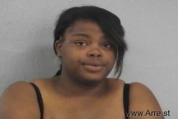 Seandra L Davis Mugshot