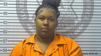 Anylia Dania Combs Mugshot