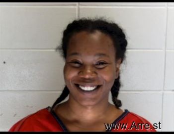 Essence Nicole Holloway Mugshot