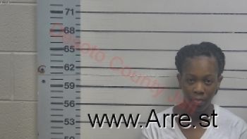 Lawanda Yvette Miles Mugshot