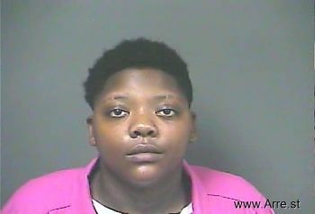 Shaneisha Dajour Woods Mugshot