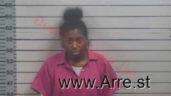 Tyenisha Lashun Parker Mugshot