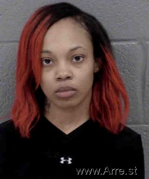 Avery Candra Givens Mugshot