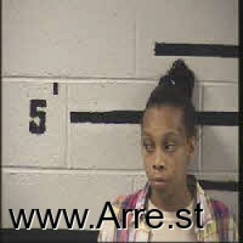 Carlysheyona Lauriel Smith Mugshot