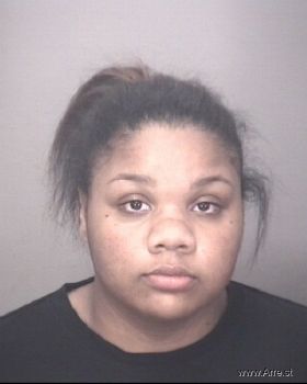 Tenosha Latone Henderson Mugshot