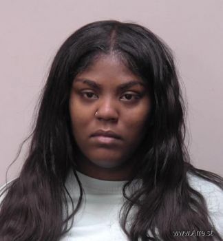 Ajiana Mone Cheeves Mugshot