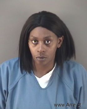 Latoya Sherelle Huggins Mugshot