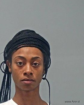 Toddsha M Summers Mugshot