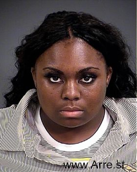 Robin Laquchia Jones Mugshot