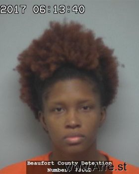 Shadaysia Ceshat Small Mugshot