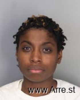 Erineisha  Lewis Mugshot