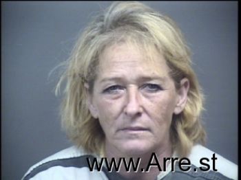 Lisa Mae Schuricht Mugshot