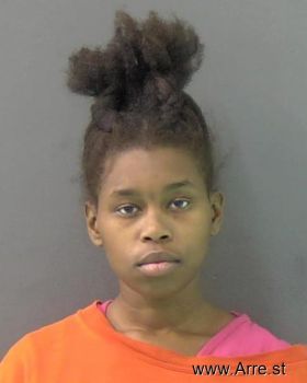 Carletra Agnie Suggs Mugshot