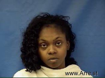 Nakia  Roberts Mugshot