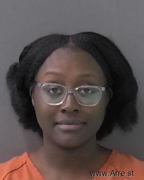 Tambernequa Dyshena Holmes Mugshot